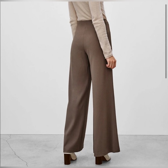 Aritzia Wilfred Size 0 Wide-Leg Drapey Calixa Pant - Soot Brown (Taupe) - Picture 2 of 7